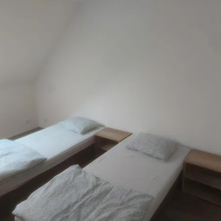 Stračenská *